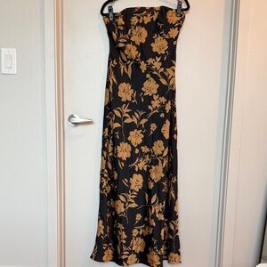 Dress Forum Zendaya Satin Strapless Maxi Dress